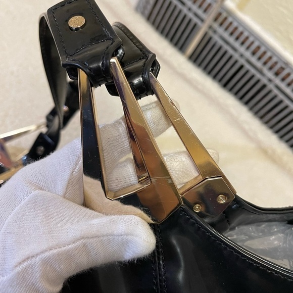 DKNY patent leather large hobo tote bag in black and silver hardware - Picture 5 of 16